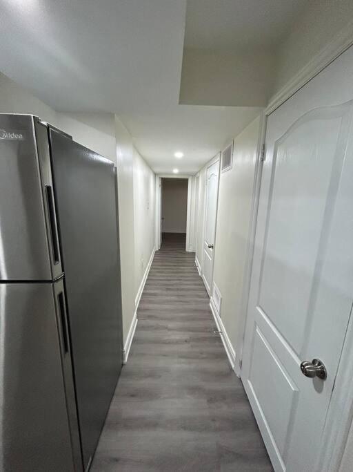 2 Bedroom Private Apartment With Private Entrance Μπράμπτον Εξωτερικό φωτογραφία